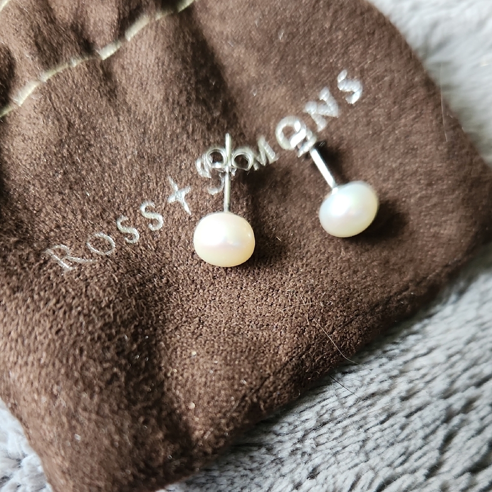 Ross-Simons White Pearl Earrings